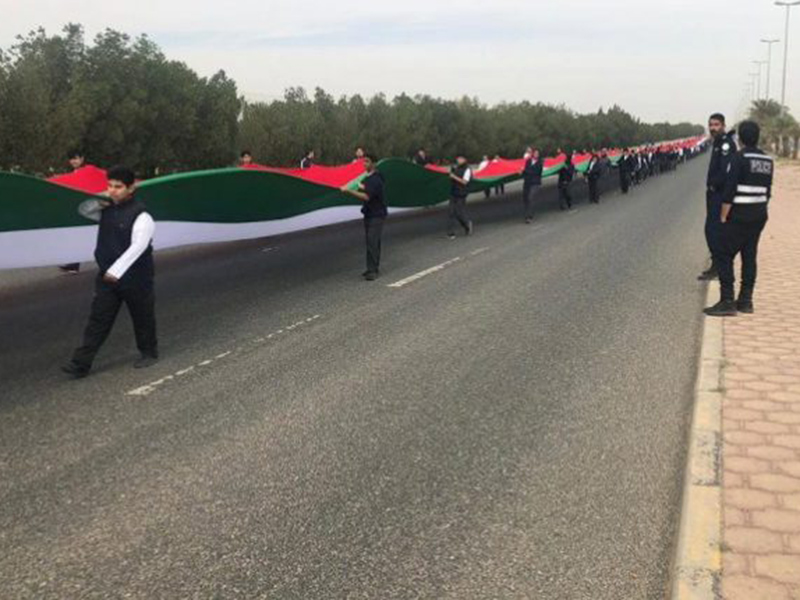 اضغط لمشاهدة الفيديو: الكويت تدخل موسوعة غينيس بأطول علم في العالم